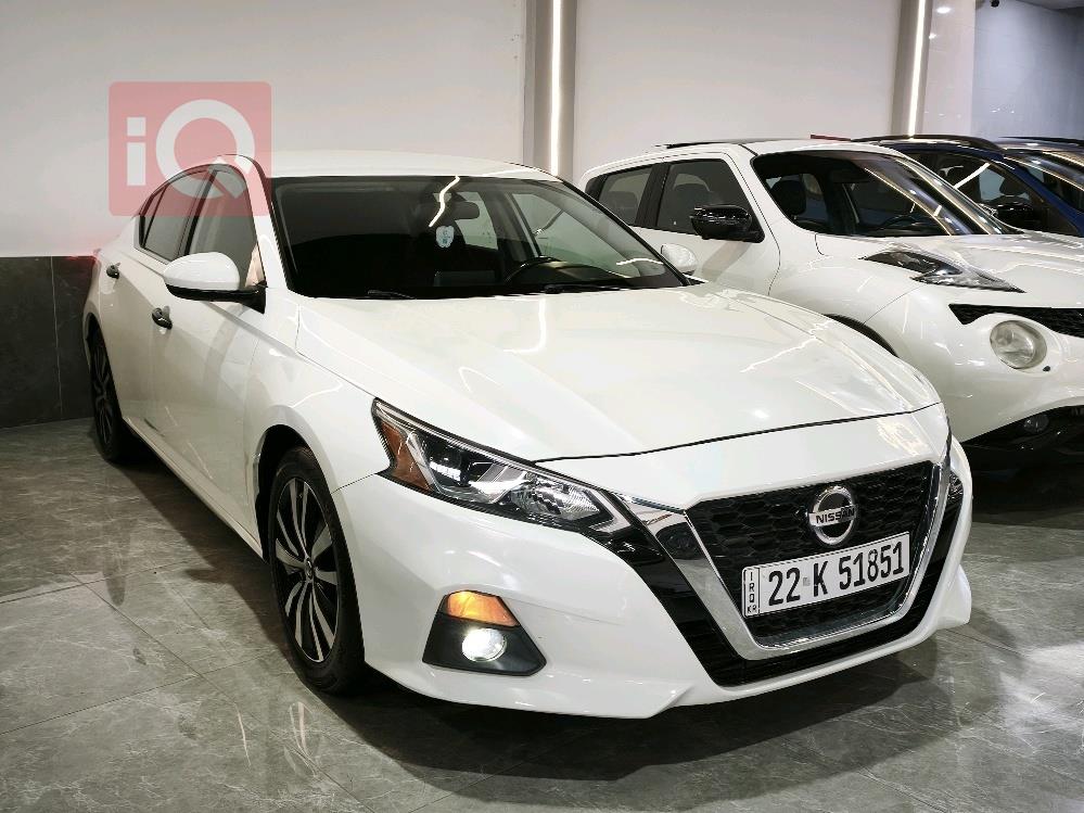 نيسان ألتيما